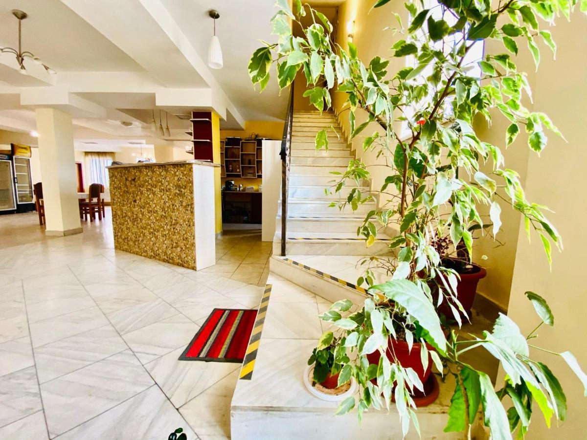 La Gradina Hotel Zalău Buitenkant foto