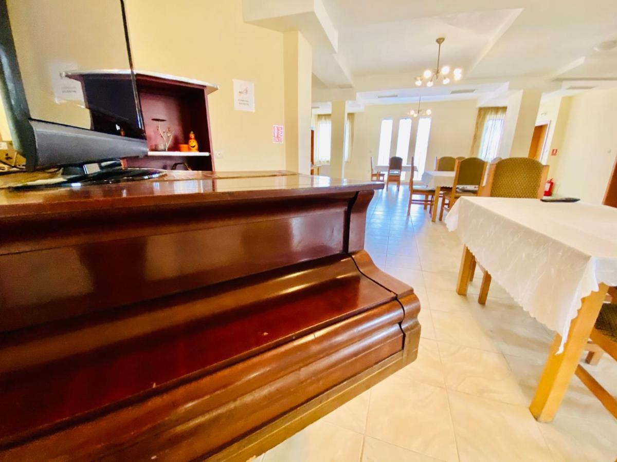La Gradina Hotel Zalău Buitenkant foto