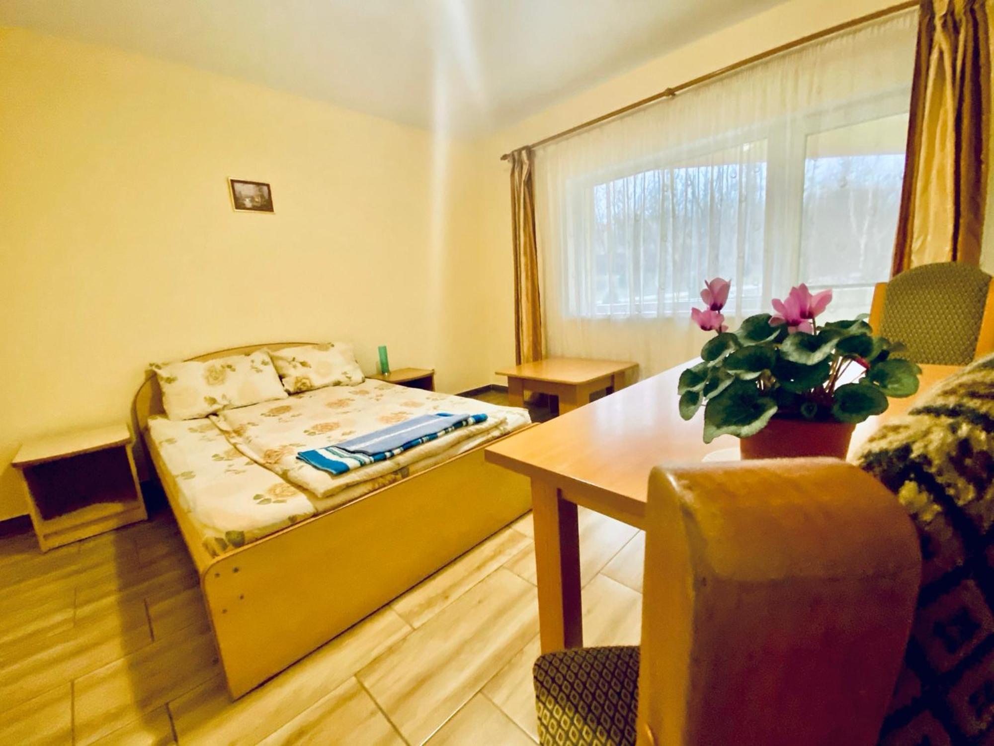 La Gradina Hotel Zalău Kamer foto